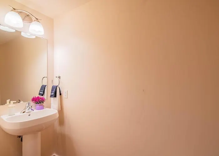 Luxury 1br Dt Highrise, Pool, Gym, Parking, W-d, Golf Phoenix