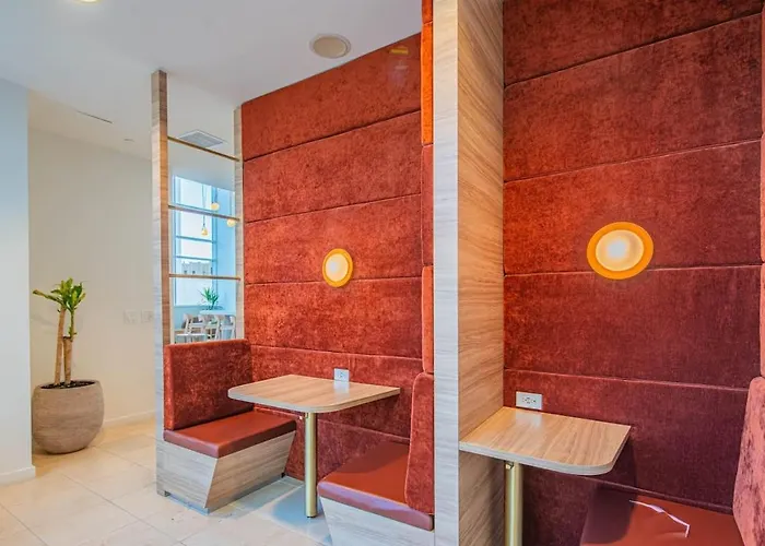 Luxury 1br Dt Highrise, Pool, Gym, Parking, W-d, Golf * Phoenix