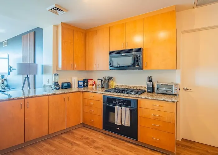Luxury 1br Dt Highrise, Pool, Gym, Parking, W-d, Golf * Phoenix